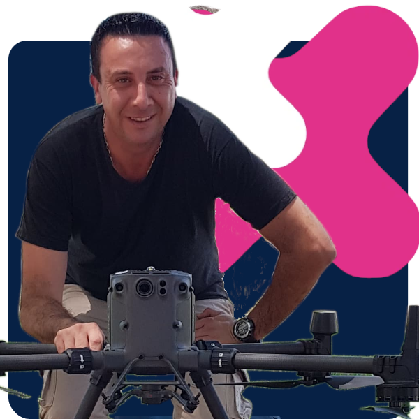 Juan José Loyola, instructor